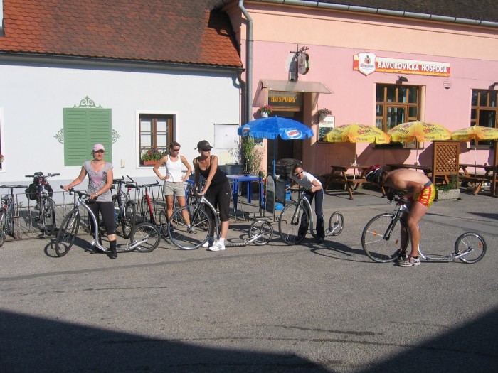 Pan Liška znaven po dištanci Hluboká-sídliště Vltava na plný péro