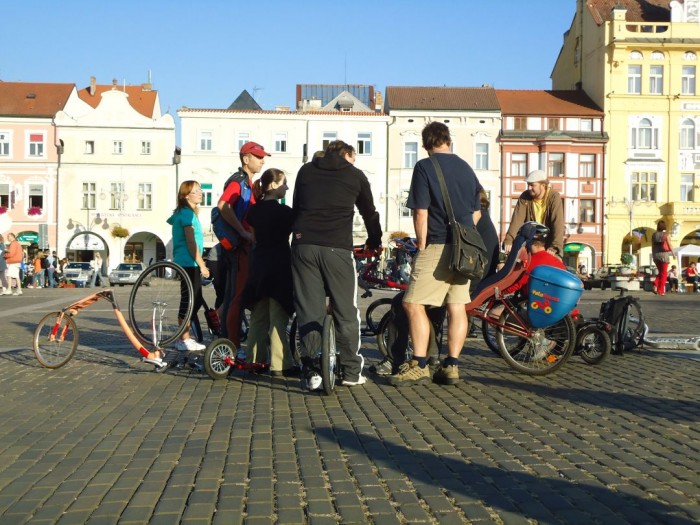 Hlouček před Samsonovou kašnou