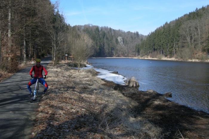 Údolí řeky Vltavy a cyklostezka směr Purkarec