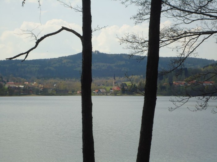 Přední Výtoň - pohled přes jezero