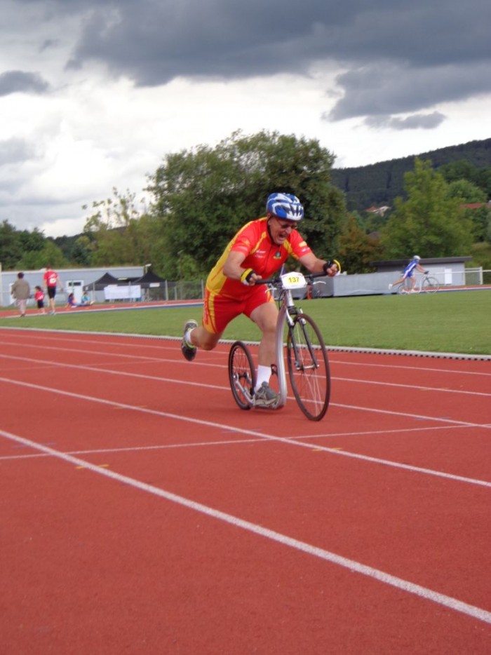 Honza Odvárka bojuje při sprintu