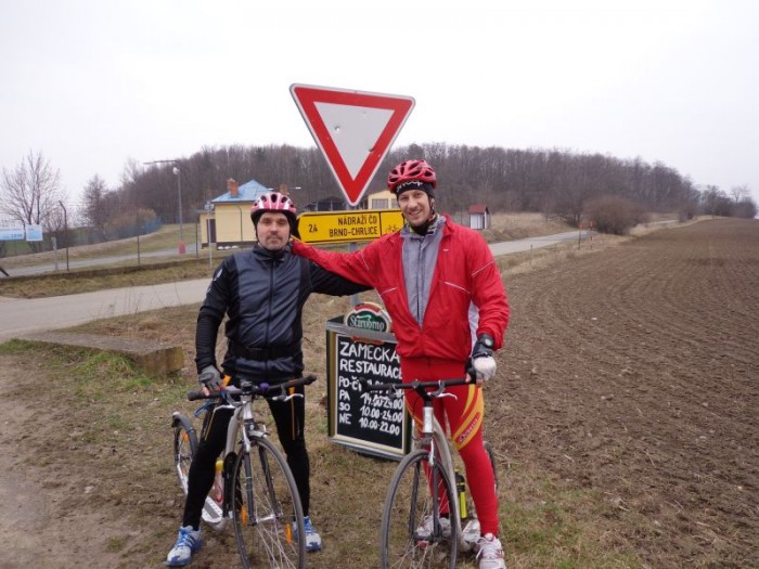 Kousek za Brnem, panové Pavel a Liška - na závodech soupeři, v soukromí přátelé