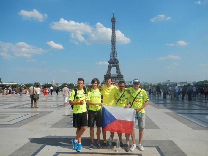 Tour de France na koloběžce? Ano!